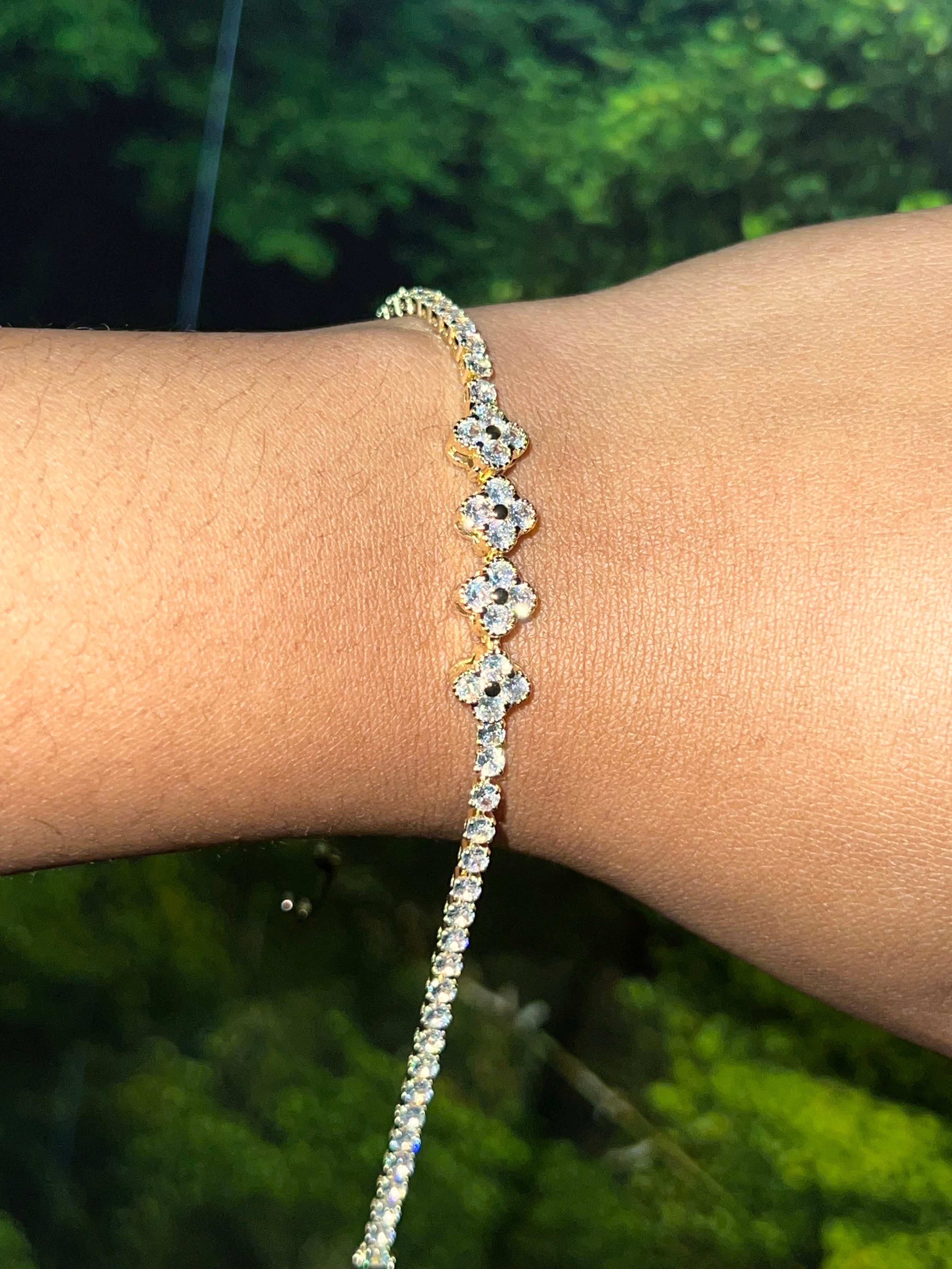 Full bling flower bracelet