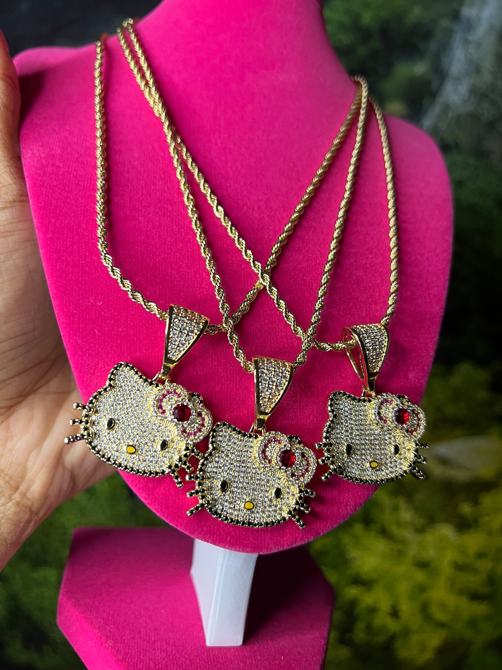 Small Bling HK necklace