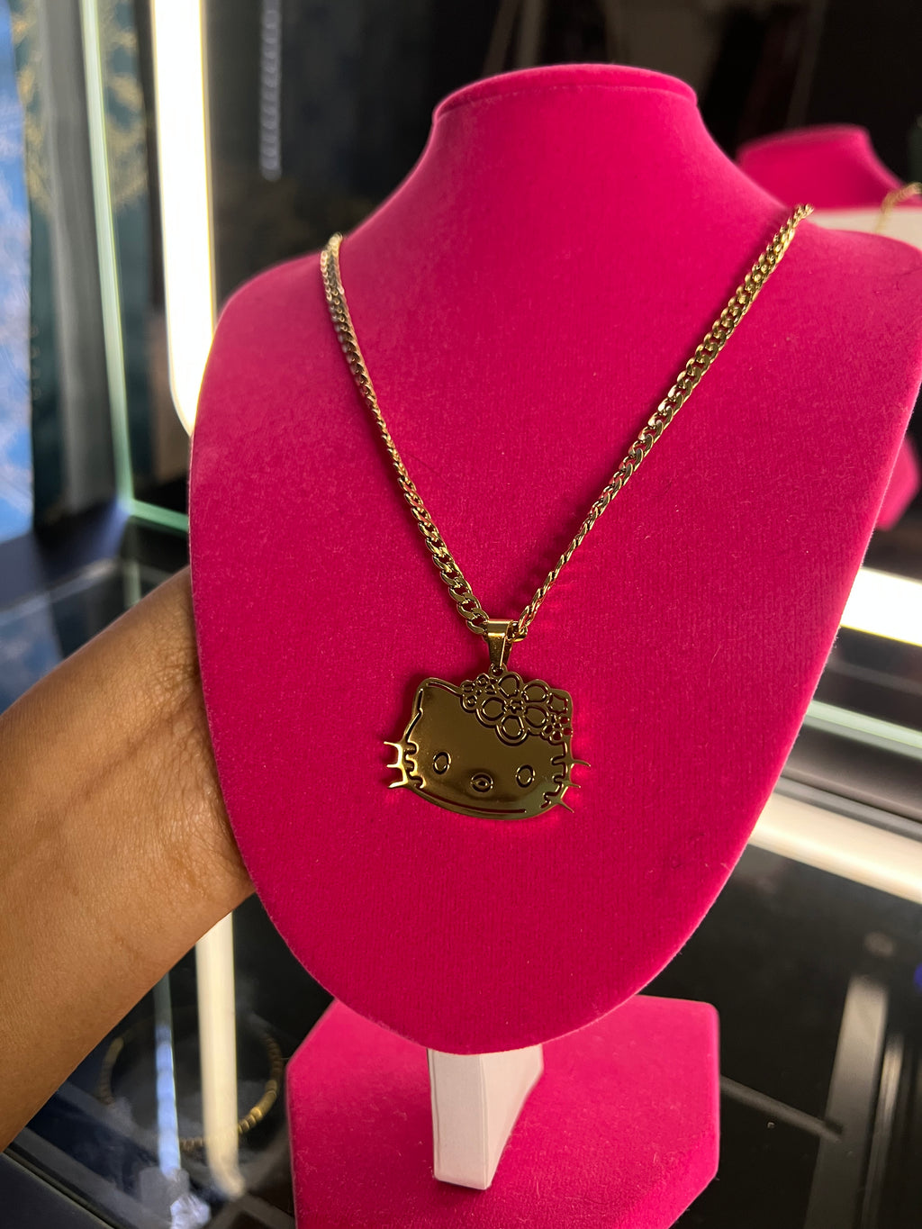 Gold kitty face necklace