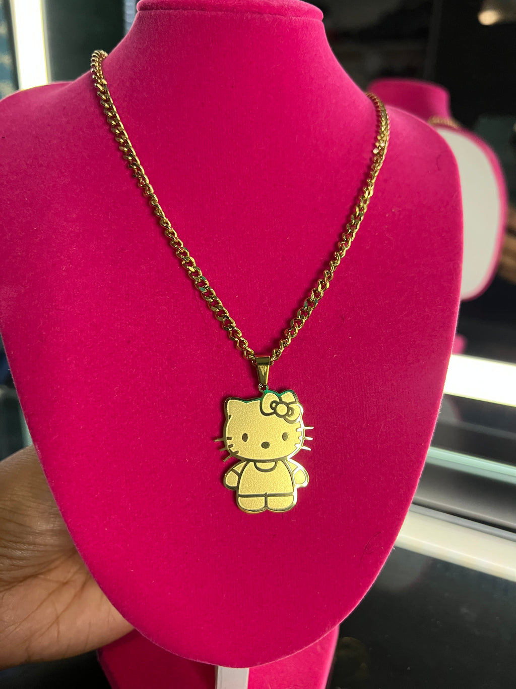 Gold kitty necklace (full body)