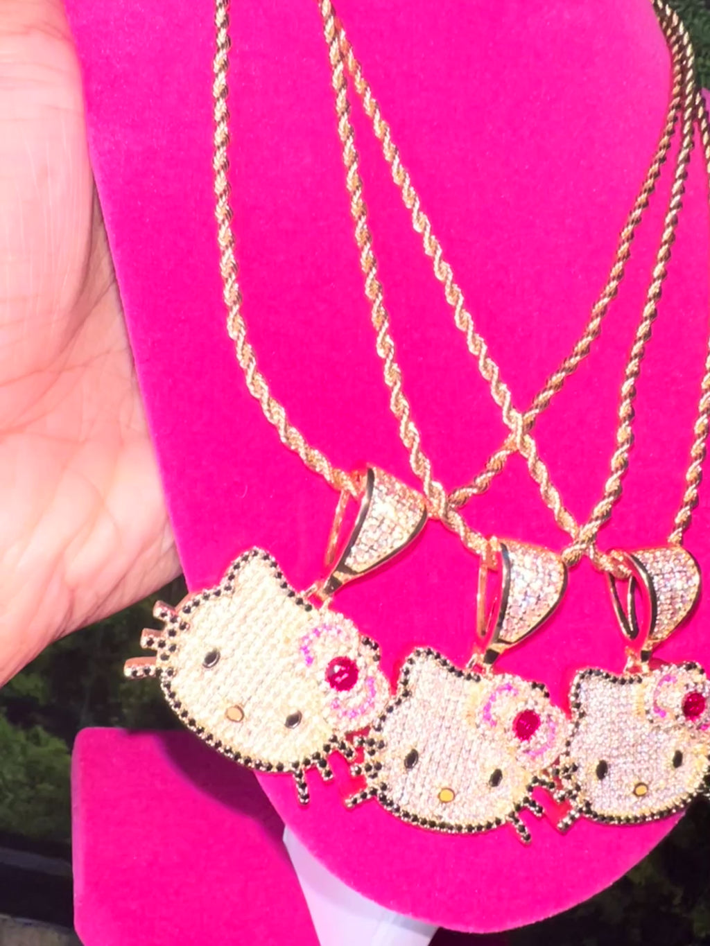 Small Bling HK necklace